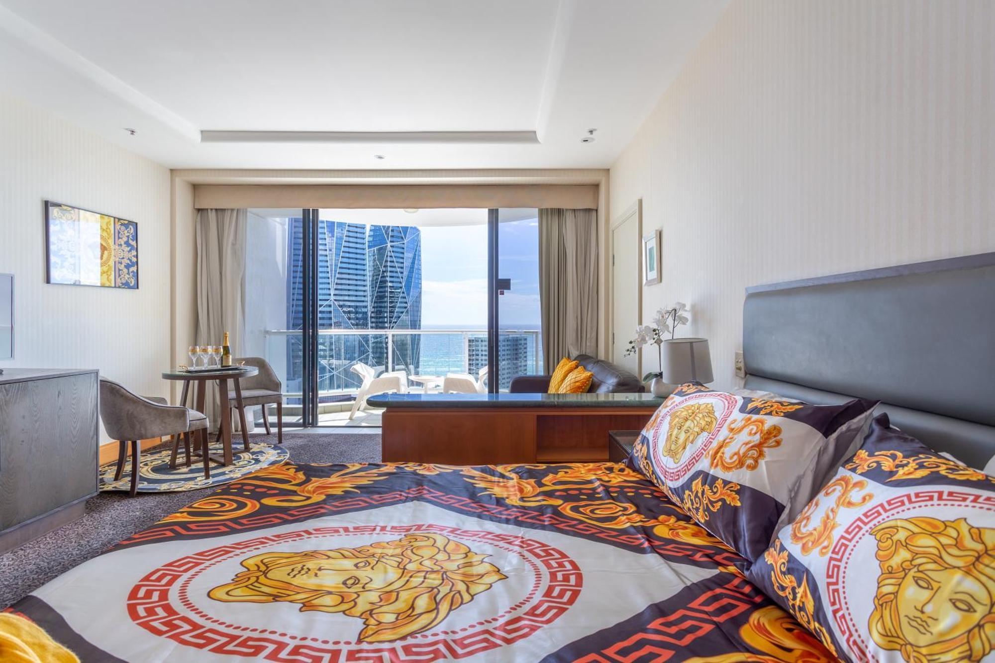 Luxury Privately Owned Ocean View Studio Apartments At O4Ks Gold Tower Gold Coast Bilik gambar